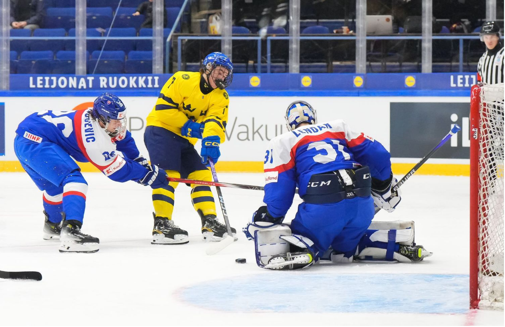 Slovensko U18 - Švédsko U18. Zdroj: IIHF