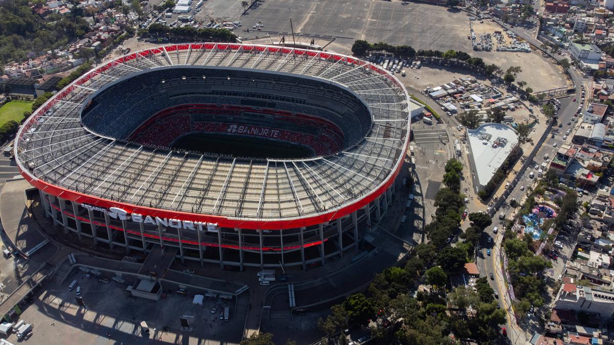 Obrovský chaos tesne pred štartom MS vo futbale! Tisíce demonštrantov zablokovali ikonický štadión