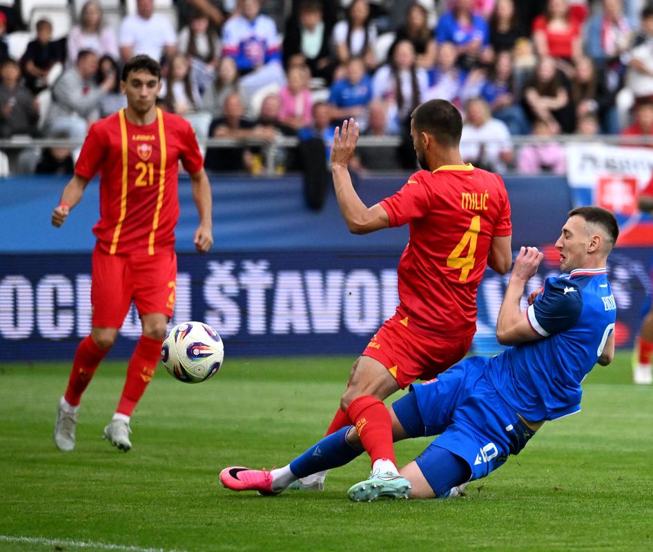 Slovensko viedlo aj prehrávalo. Rozlúčka Petra Pekaríka víťazná nebola