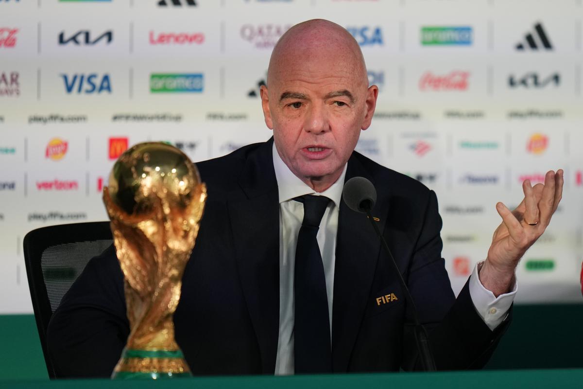 Ospravedlnenie nestačí. UEFA nedôveruje Infantinovi a trvá na bojkote MS vo futbale