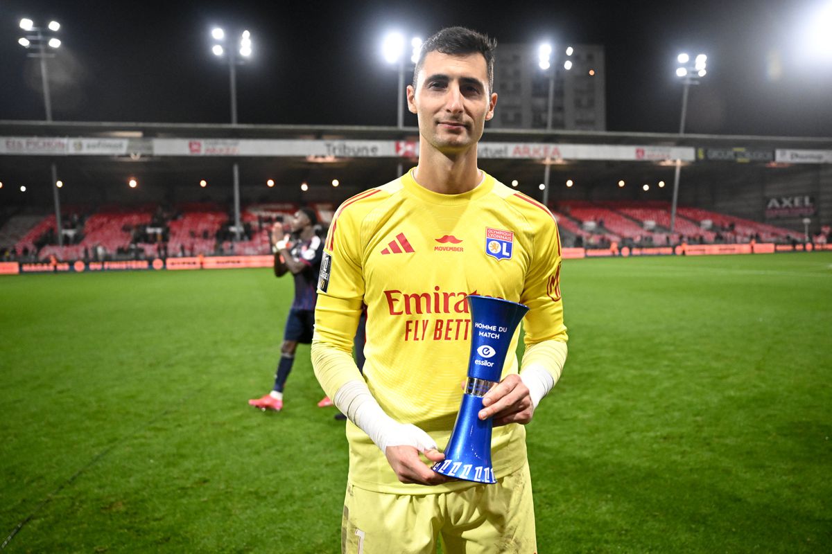 V reprezentácii nechcený Greif opäť mužom zápasu, zachránl Lyon. Drží nás, chváli tréner