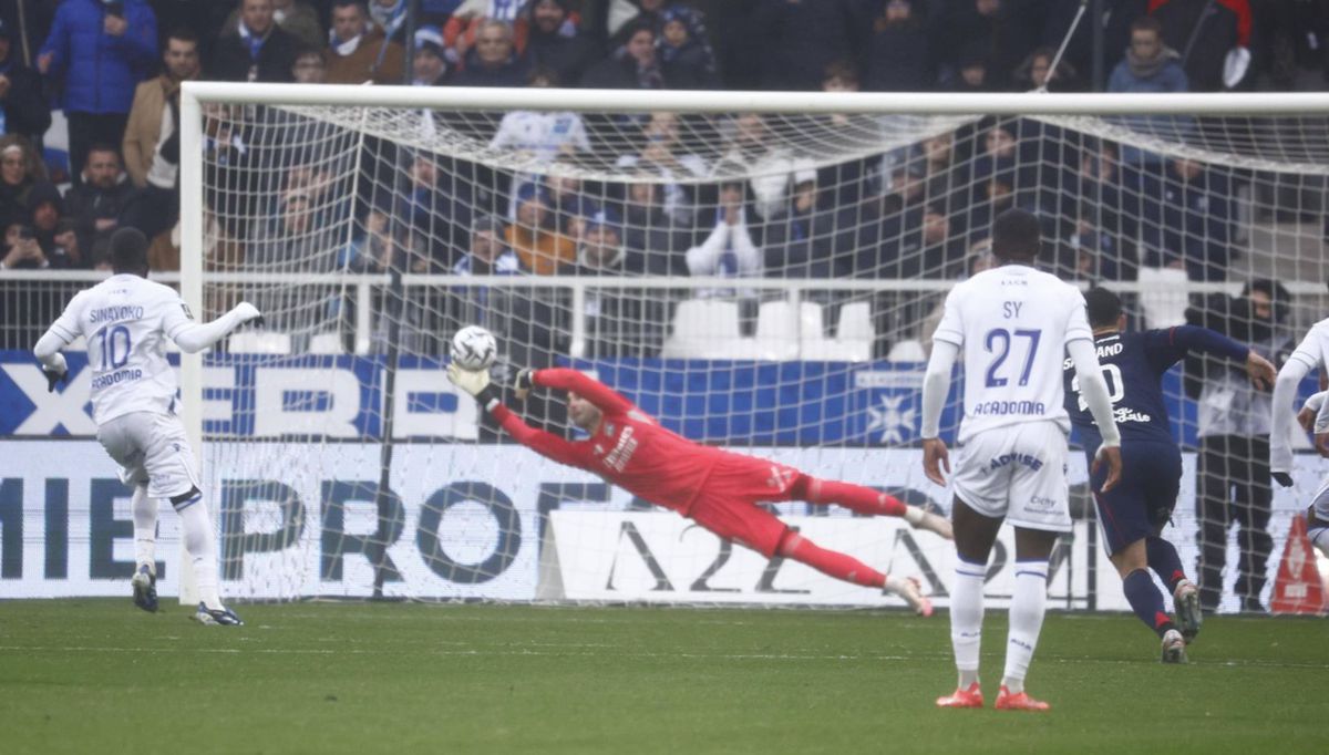 ROZHOVOR To, ako chytí penaltu, sa rozhodol v autobuse. V živote som nebol v takom tíme, tvrdí Greif