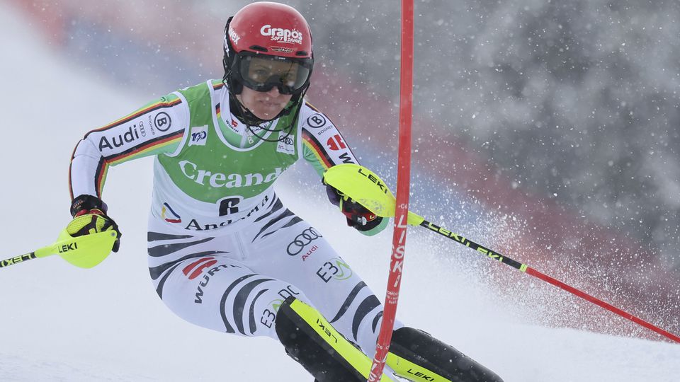 1. kolo slalomu žien v Aare