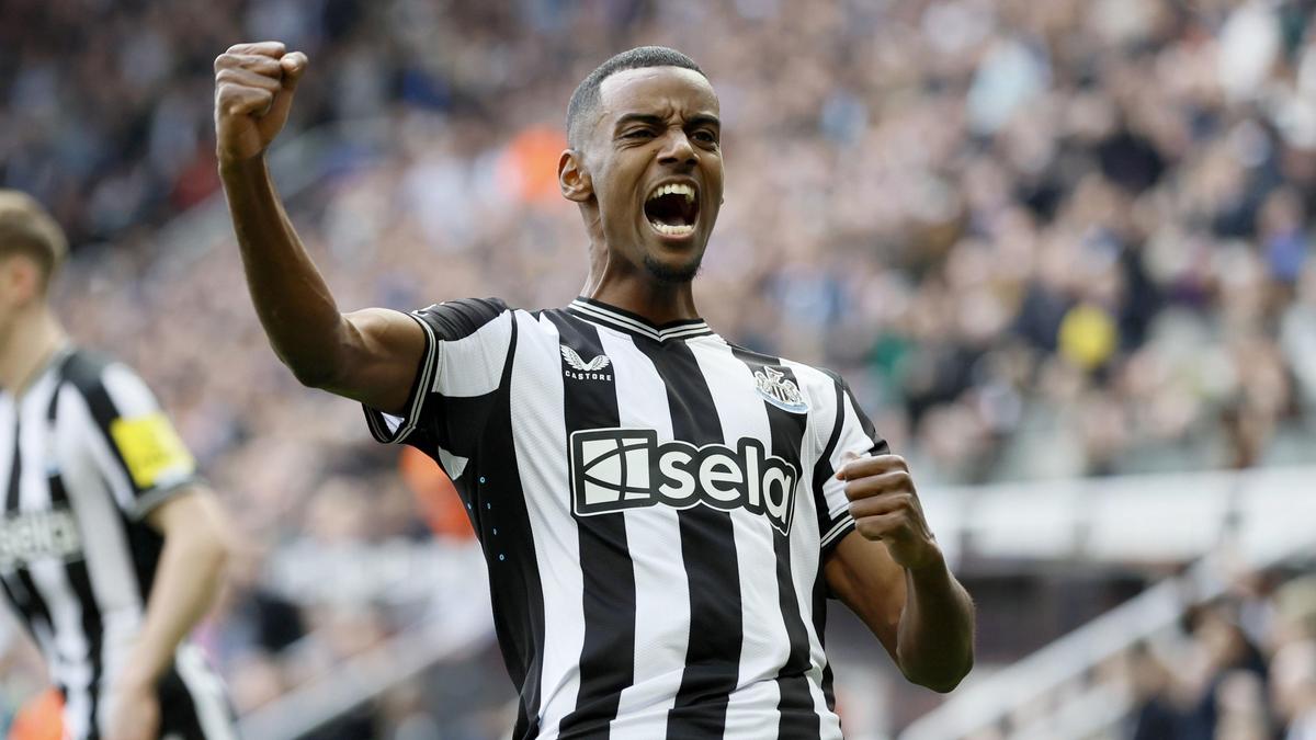 Bol to náročný rozchod. Newcastle oznámil Isakov prestup brutálnym ...