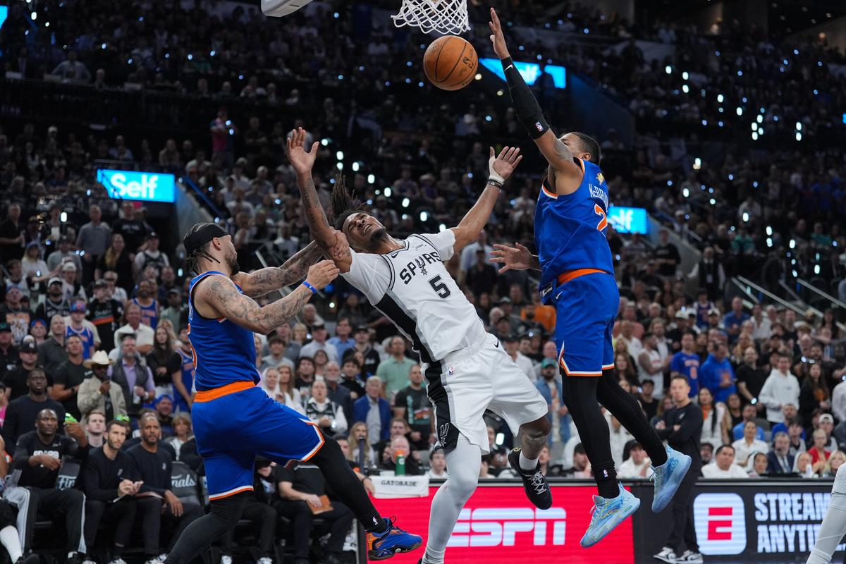 Infarktový záver vo finále NBA. New York Knicks tesne vylúpil palubovku Spurs a spravil rázny krok k titulu