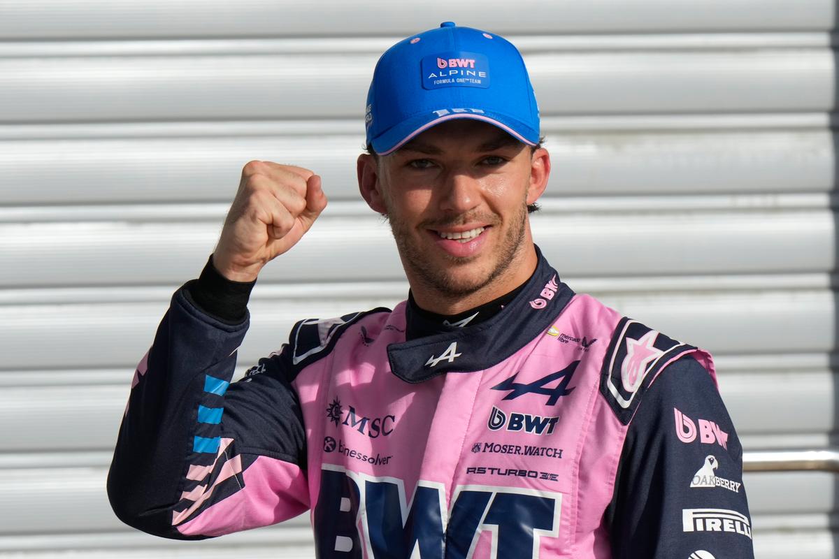 Verdikt od FIA ho nezlomil, no netajil frustráciu. Gasly po triumfe: Rád by som sa bez toho zaobišiel