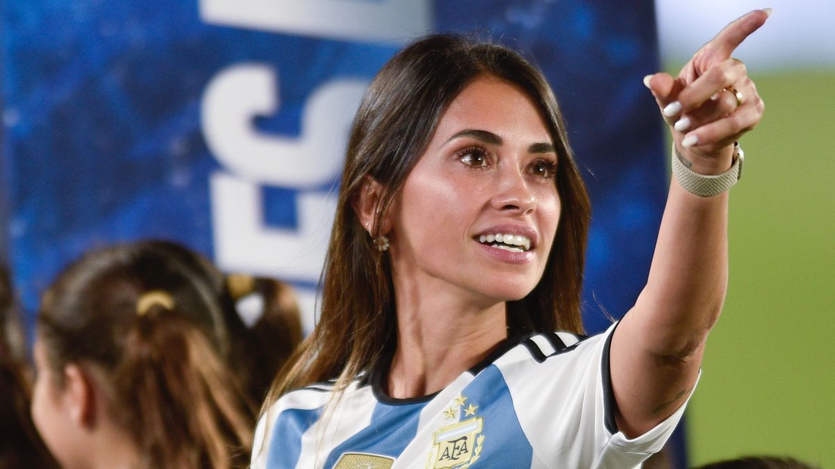 VIDEO Spýtal sa manželky Lionela Messiho, čím sa živí. Moment sa stal hitom internetu