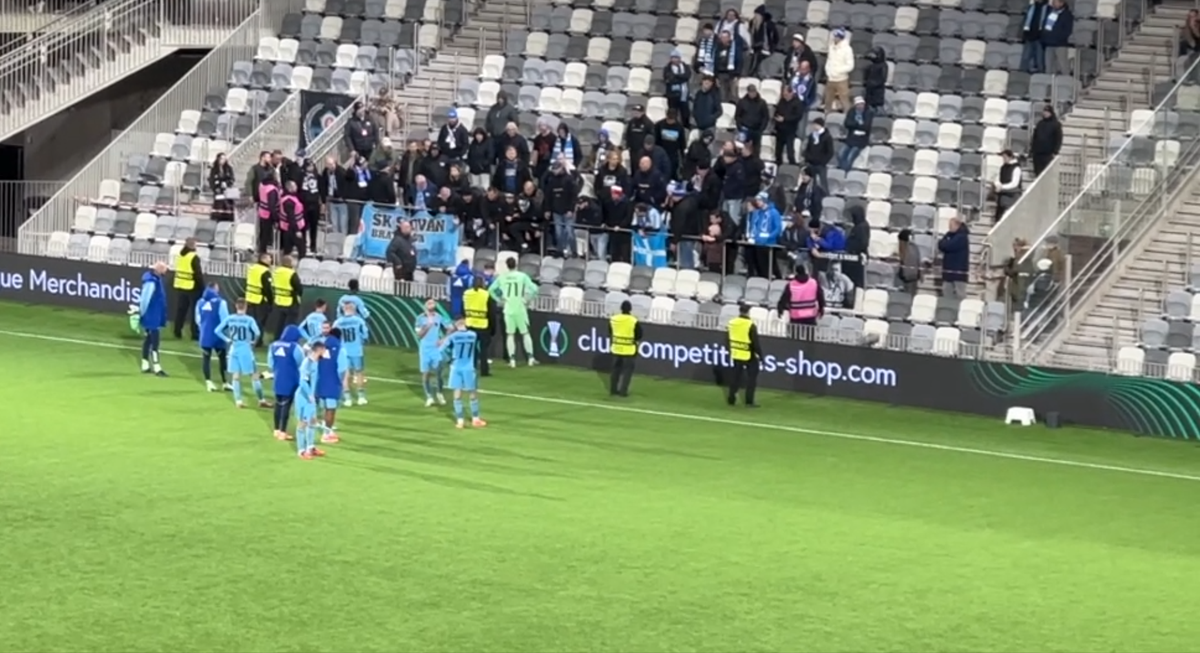 VIDEO Ostrá výmena názorov. Fanúšikovia Slovana sa po prehre pustili do svojich miláčikov