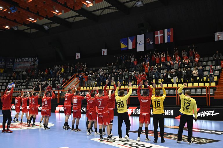 Niké Handball extraliga: Považská Bystrica sa potrápila. Prvé semifinále rozhodol rozstrel