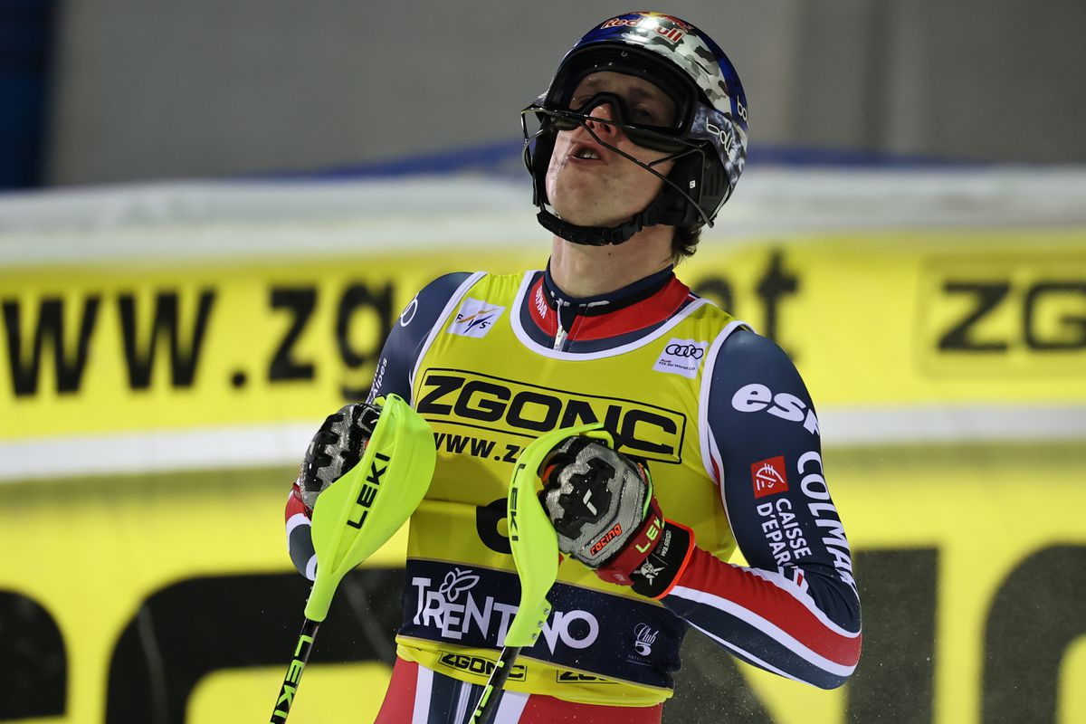 Prekvapenie na pódiu. Nočný slalom korisťou olympijského šampióna