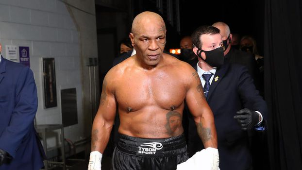 Mike Tyson potvrdil ďalší zápas! Pokúsi sa zastaviť kata šampiónov UFC