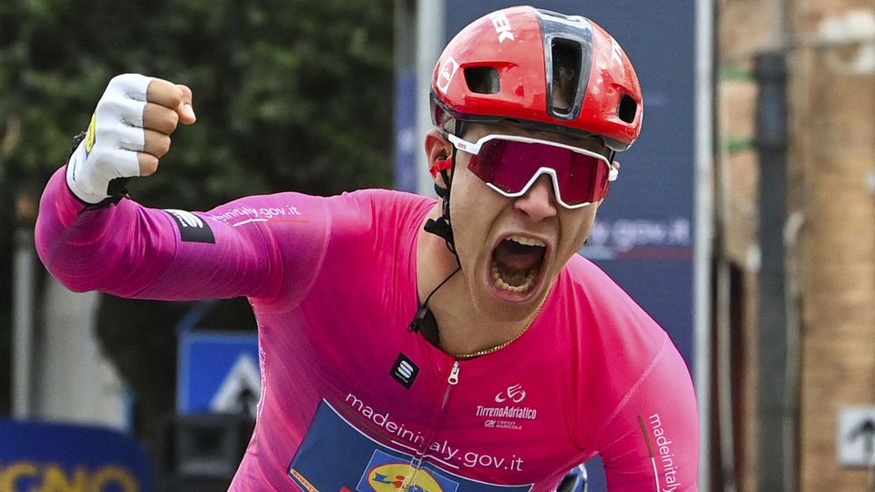 Tirreno - Adriatico: Štvrtá etapa pre Jonathana Milana. Domáci pretekár sa dostal na čelo