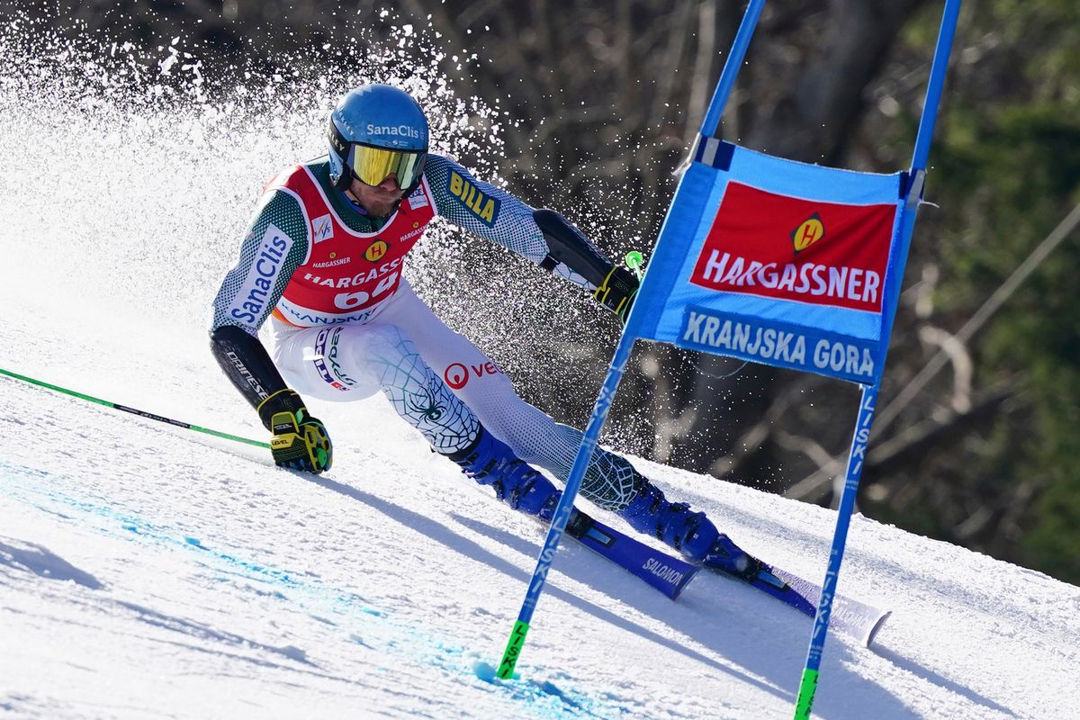 Žampovcom obrovský slalom v Kranjskej Gore nevyšiel. Triumf v 1. kole zaznamenal Brazílčan