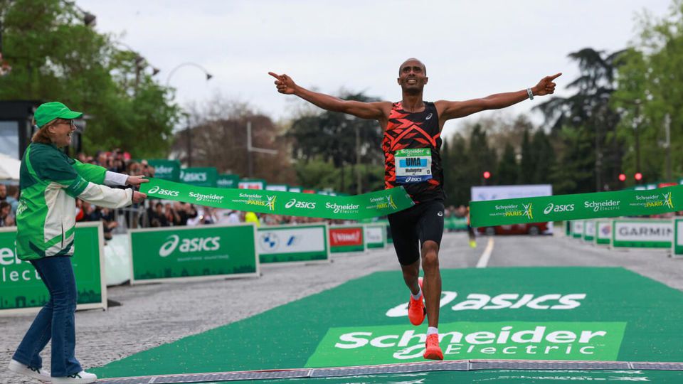 Parížsky maratón ovládla etiópska dvojica. Muluget Uma zabehol osobné maximum