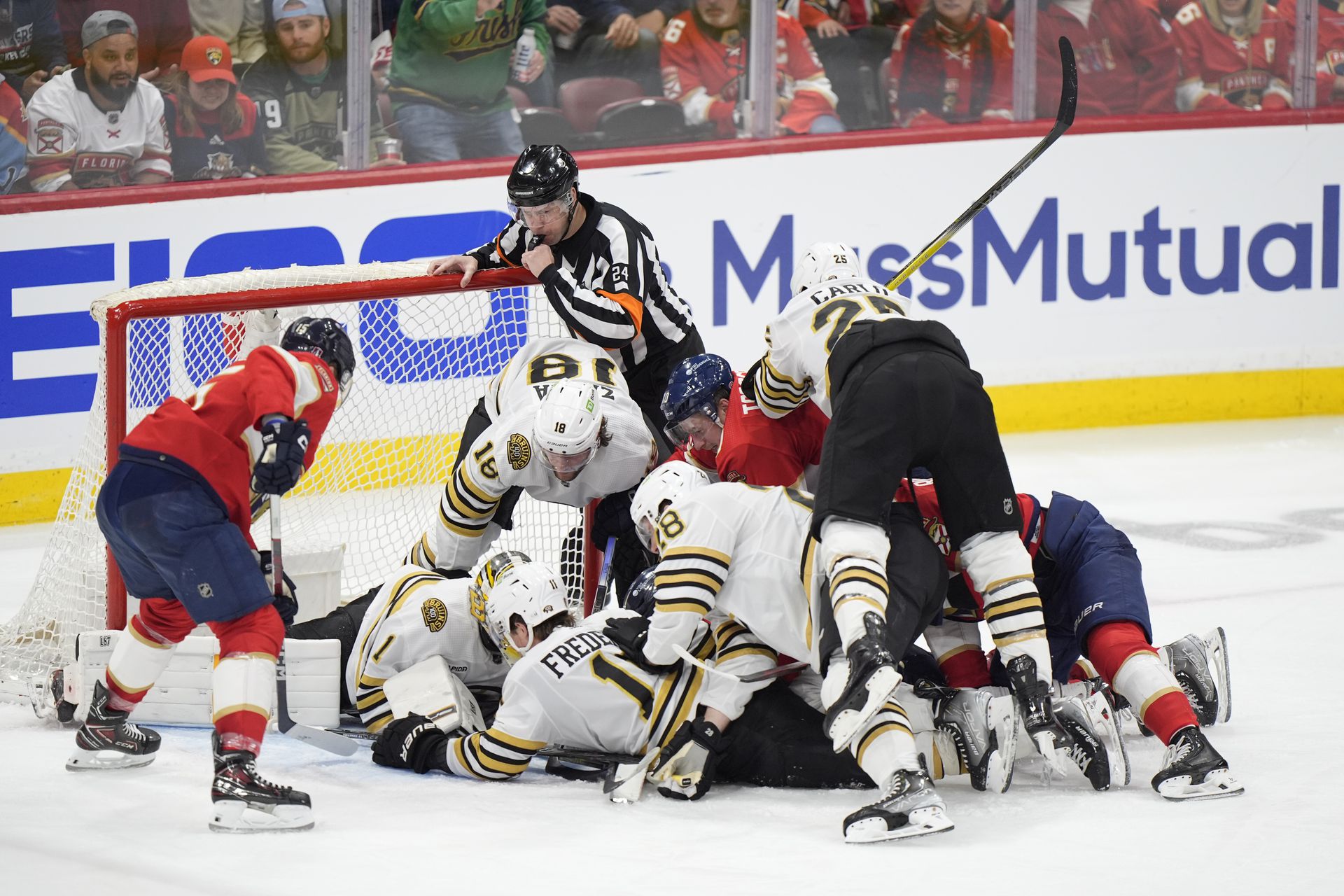 Florida Panthers - Boston Bruins, zdroj: SITA/AP