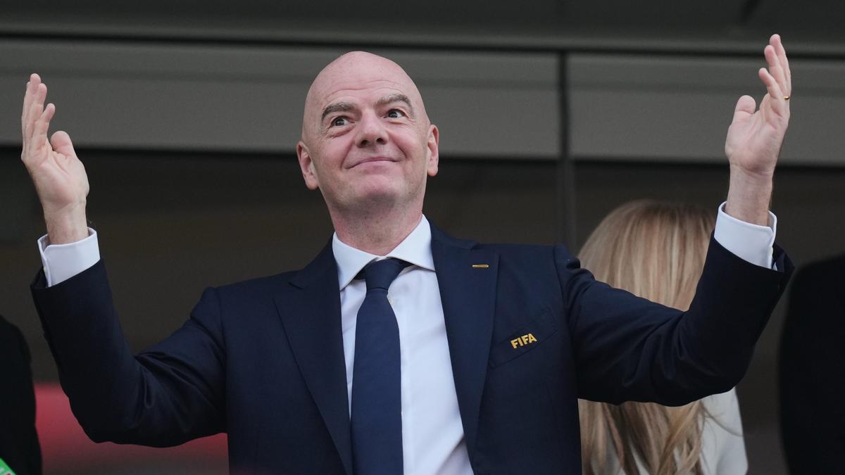 Gianni Infantino čelí obrovskému tlaku. K UEFA sa pridáva aj šéf La Ligy a hlási jeho koniec