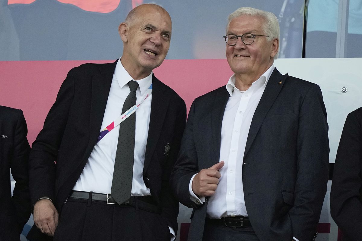 Prezidentom nemeckého futbalového zväzu bude ďalšie štyri roky staronové meno