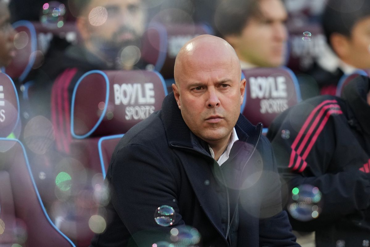 Arne Slot reaguje na Salahovo vyhlásenie. Prečo ho nenasadil do zápasu?