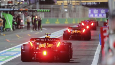 VC Saudskej Arábie: Benjamínkovi Ferrari tesne ušla elitná desiatka. Leclerc narušil koncert Red Bullov