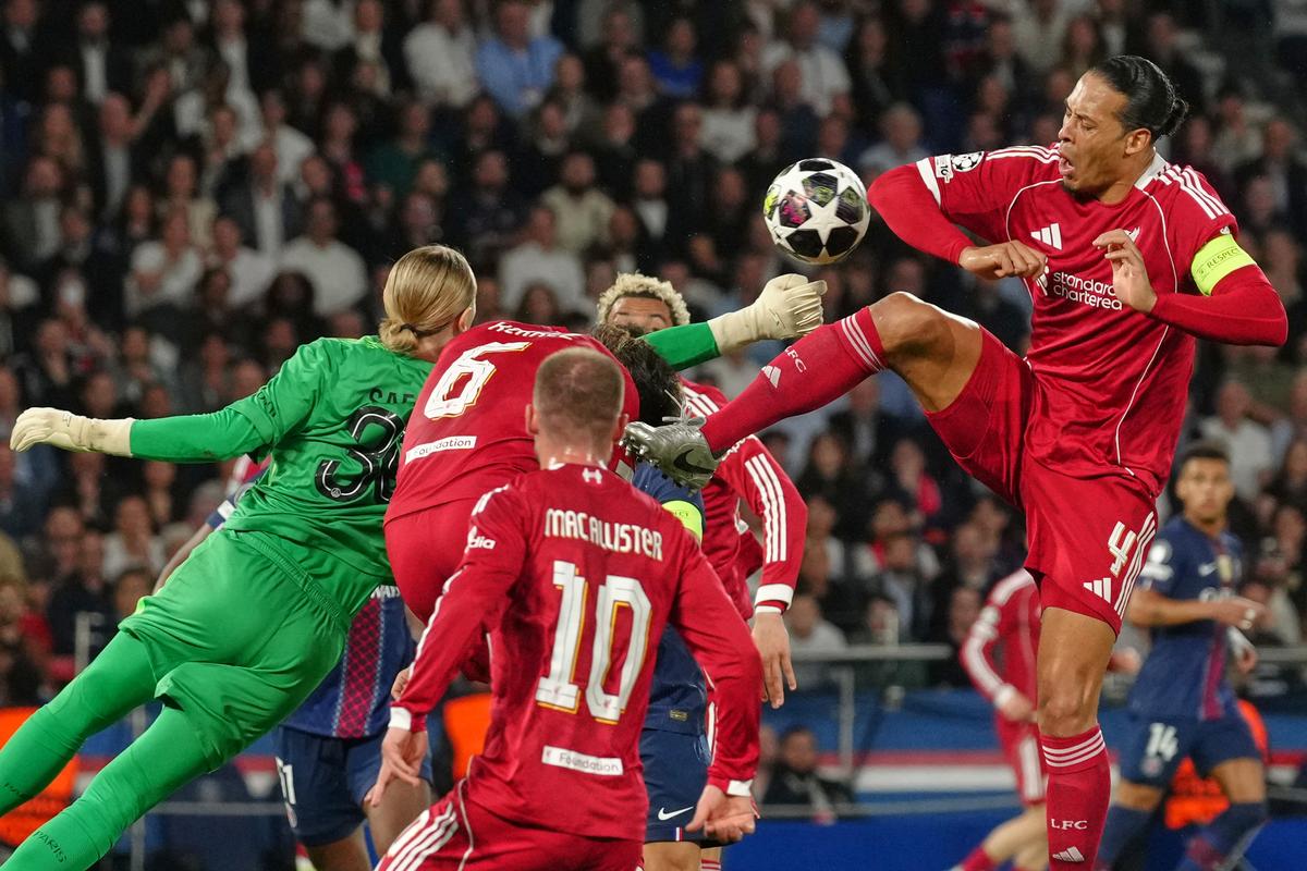 Na odvetu za minulú sezónu to zatiaľ nevyzerá. Paríž Saint-Germain má Liverpool na lopate