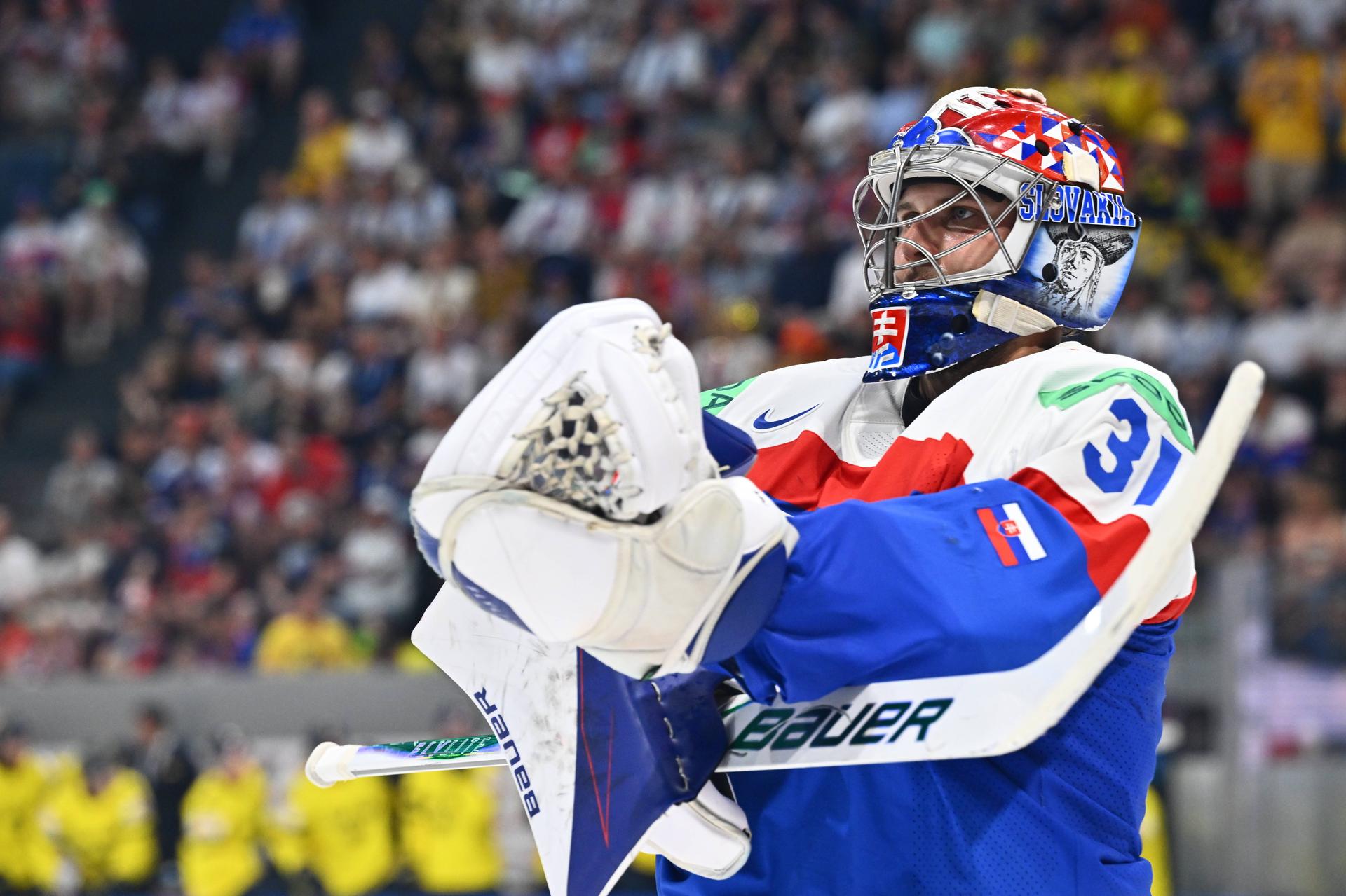 Samuel Hlavaj v drese Slovenska na MS v hokeji 2026.