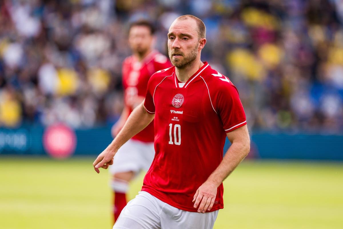 Prežil klinickú smrť a stiahol sa do úzadia. Christian Eriksen sa teraz podelil o krásnu novinku