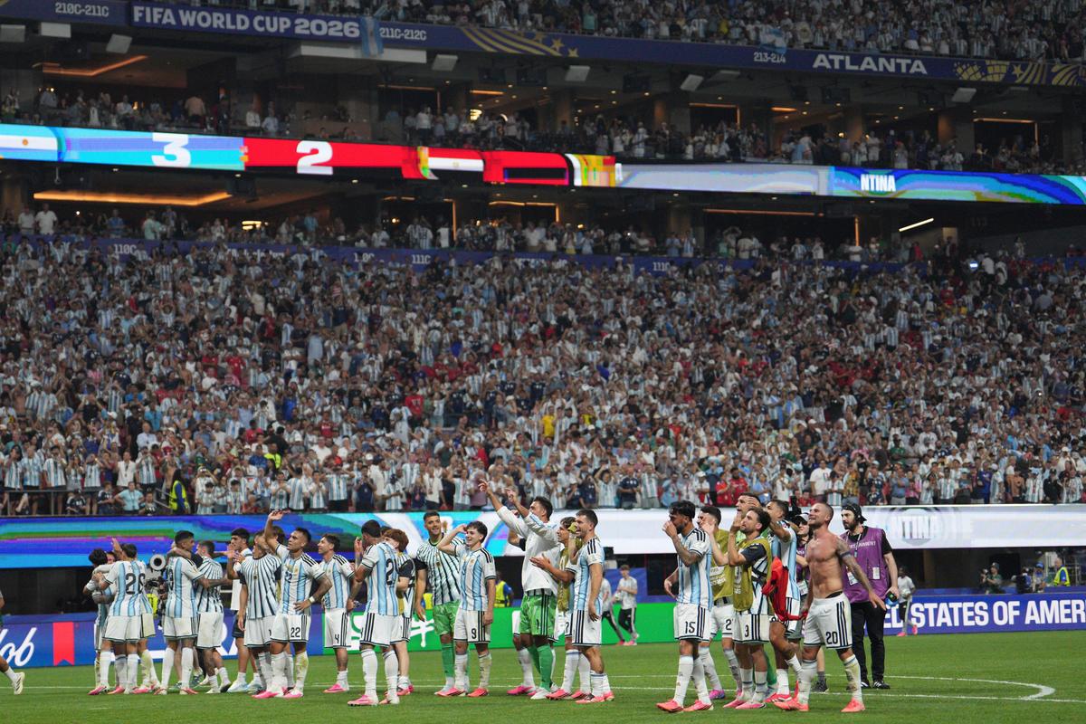 Zlé znamenie? Argentínčania uviazli v Atlante pred finále MS vo futbale