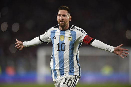 Messi krásnym gólom spasil Argentínu, majstri sveta sa vrátili tesnou výhrou nad účastníkom MS v Katare
