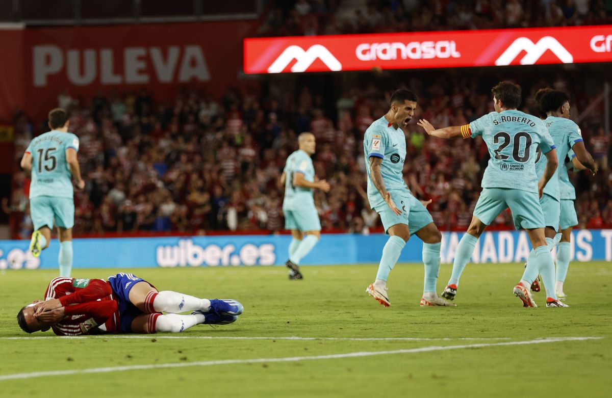 FC Barcelona Players Draw 2-2 Against Granada in the 9th Round of Spanish La Liga