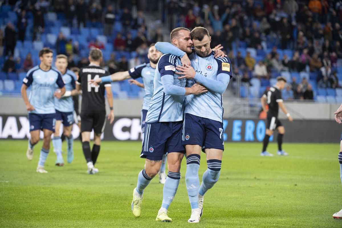 Slovan Bratislava Defeats AS Trenčín 2-0 in 10th Round of Nike League with Impressive Performance