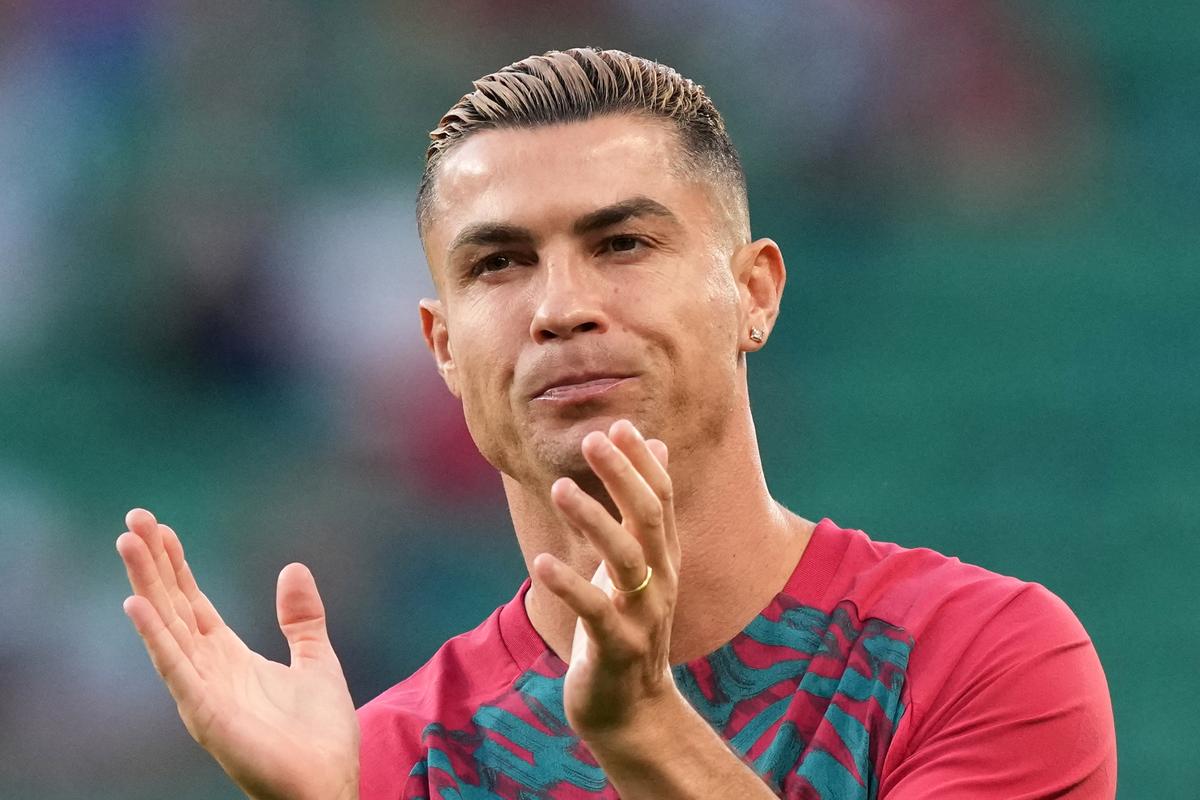 Škandály, slzy aj tajomná obálka. Bývalý šéf Zlatej lopty odhalil zákulisie i konflikt s Ronaldom