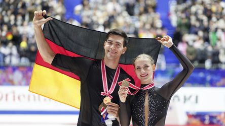 Grand Prix Peking: Minerva Haseová a Nikita Volodin zvíťazili v súťaži športových dvojíc