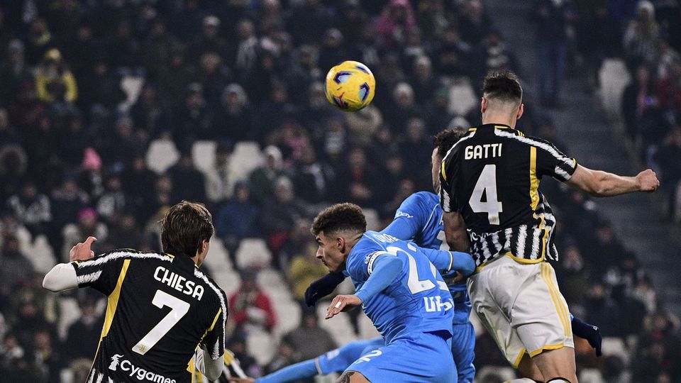 Rozbehnutý Juventus potvrdil domácu neporaziteľnosť. Nezastavil ho ani Neapol s Lobotkom