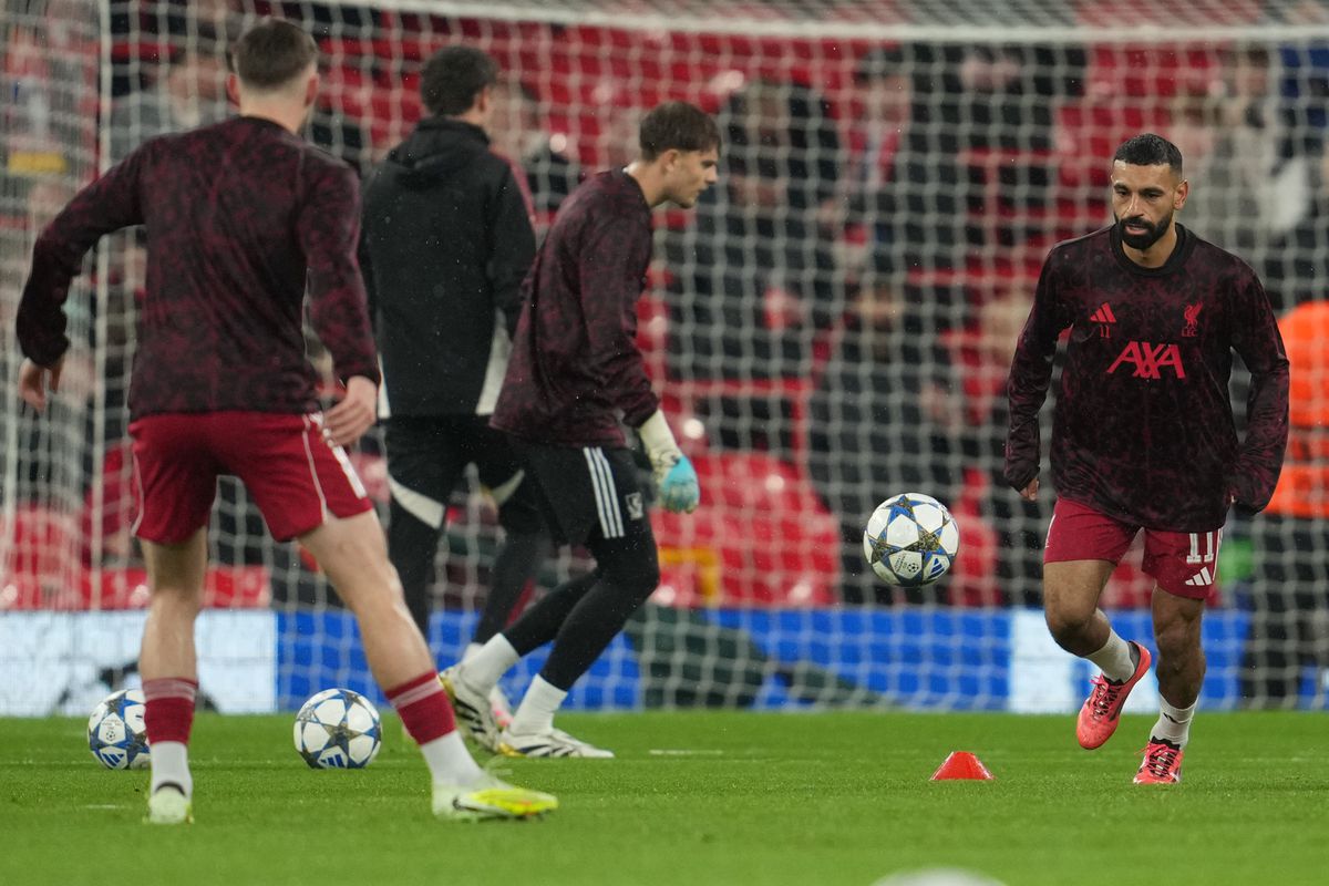 Hráči Liverpoolu stoja za Mohamedom Salahom. Výzva kapitána sa stretla s pozitívnou odozvou