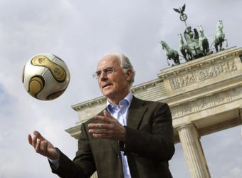 Beckenbauerovo meno sa skloňuje na súde o daňových únikoch. Prebehla pochybná platba