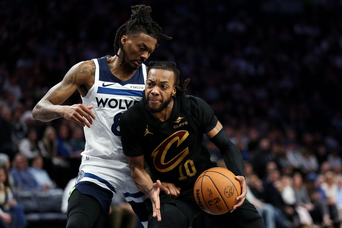 VIDEO NBA: Hráč Minnesoty sa zapísal do histórie. Jeden zápas museli odložiť kvôli zarosenej palubovke