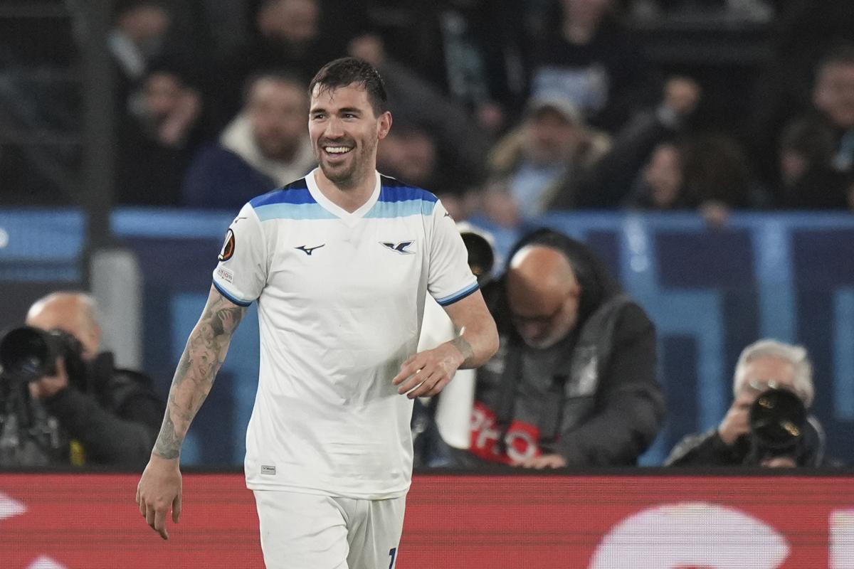 Zvrat na poslednú chvíľu. Lazio urobilo zo svojho kapitána tragikomika prestupového obdobia