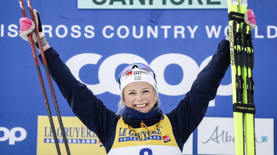 Beh na lyžiach-SP: Frida Karlssonová suverénne triumfovala v pretekoch s hromadným štartom