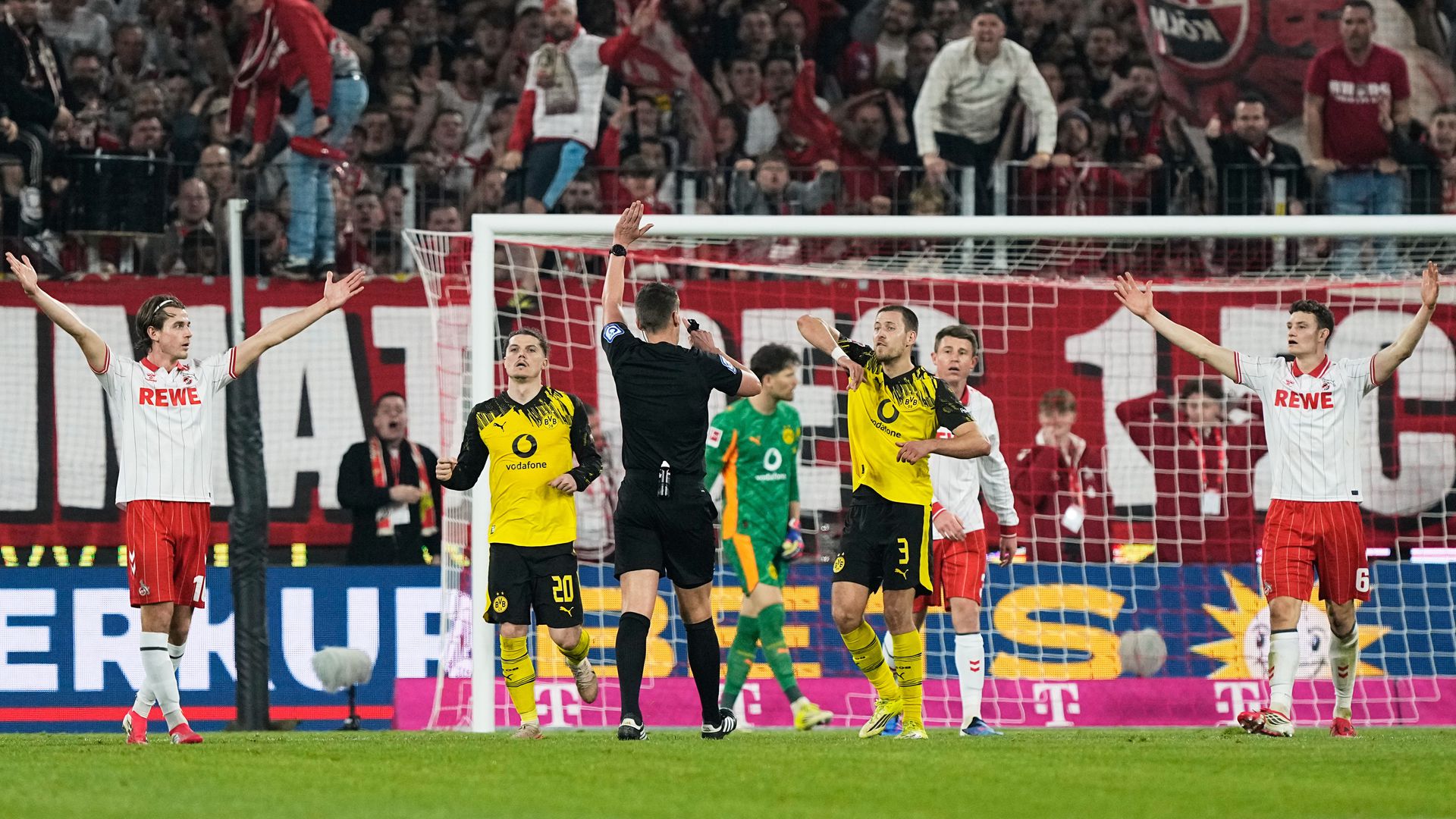 Borussia Dortmund - 1. FC Kolín. Zdroj: SITA/AP