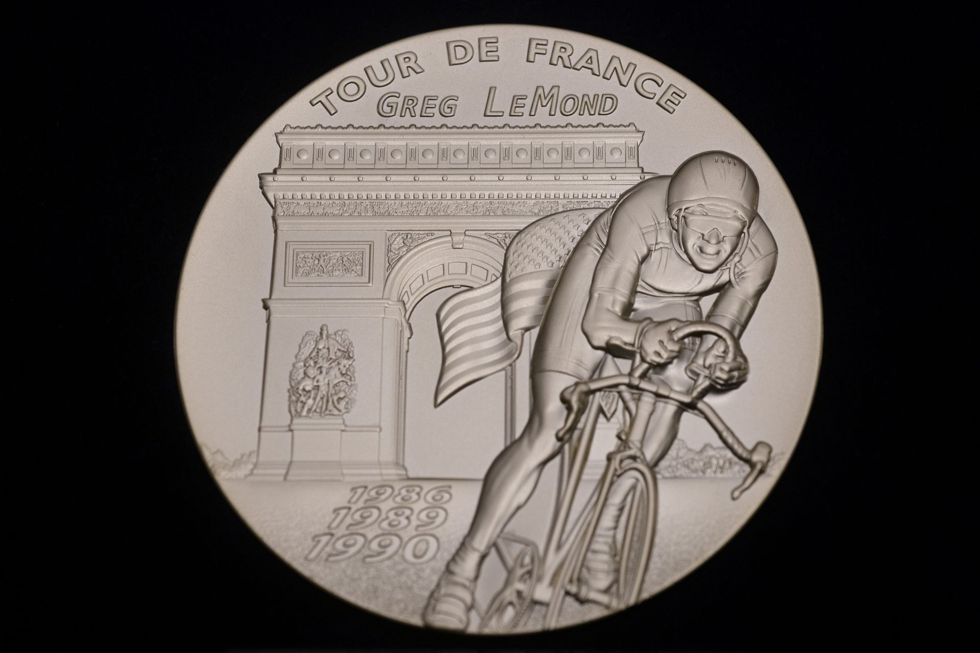 Pamätná medaila - Greg LeMond. Zdroj: SITA/AP