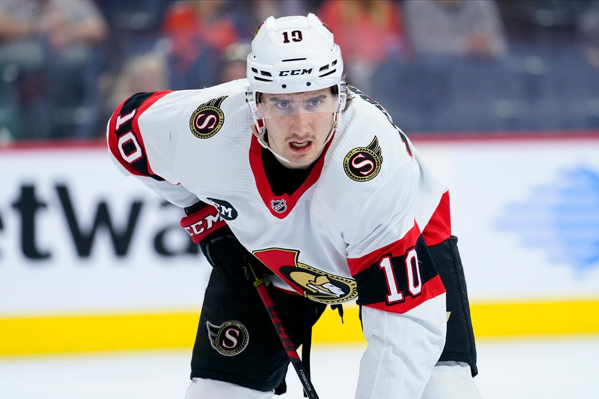 Edmonton siahol po hráčovi z kauzy sexuálneho napadnutia. Po rokoch sa vracia do NHL