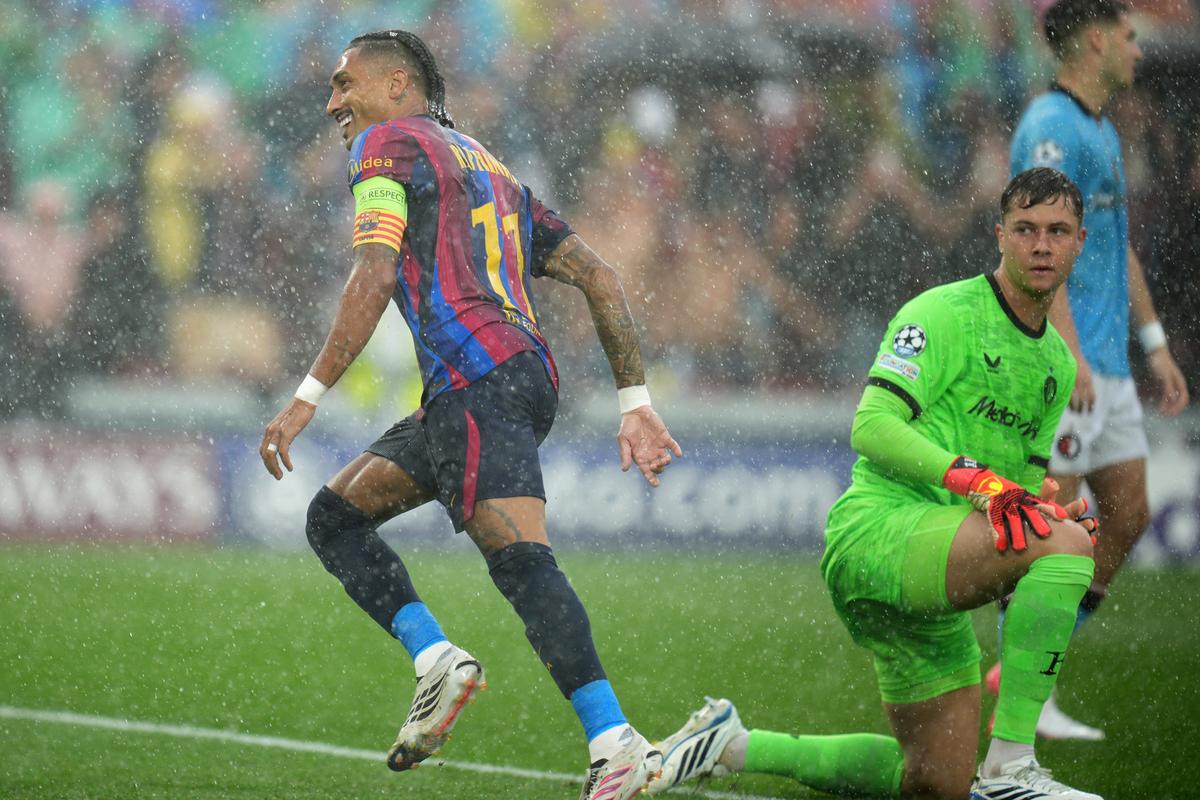Ofenzívny uragán nezastavil ani silný dážď. FC Barcelona vstúpila do Ligy majstrov vo veľkom štýle