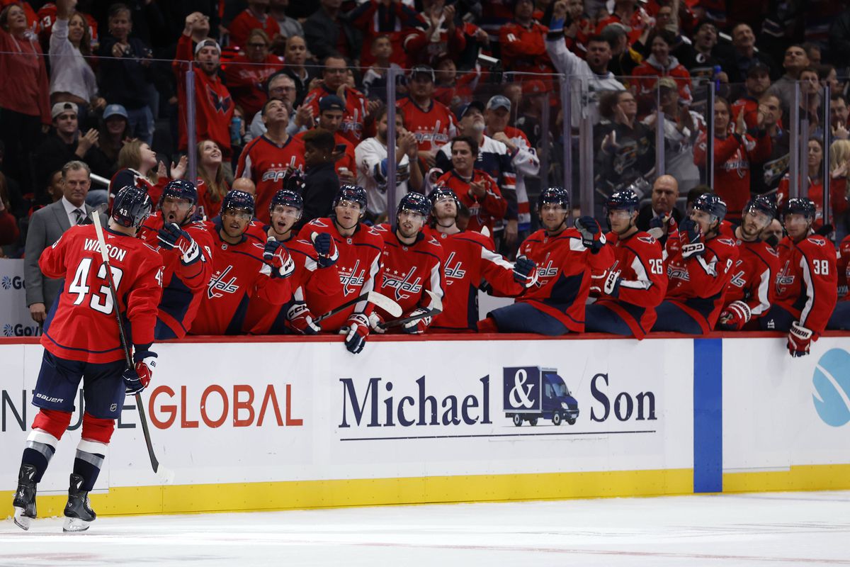 Medzi hviezdami týždňa NHL aj spoluhráči Čenáka a Fehérváryho