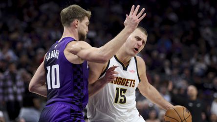 NBA: Súboj európskych hviezd v prospech Sabonisa, Lakers zdolali New Orleans