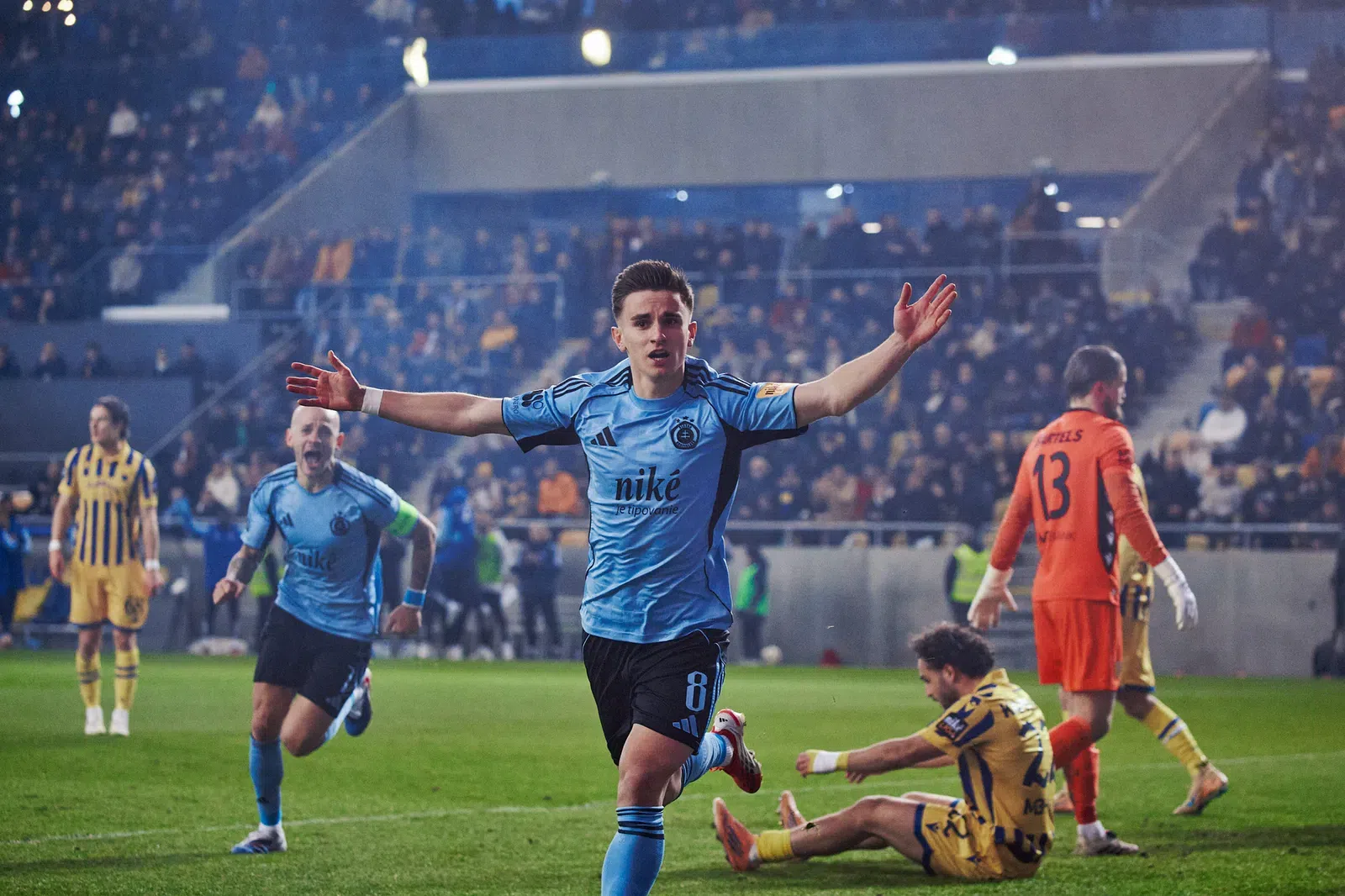 Artur Gajdoš oslavuje gól. Zdroj: skslovan.com