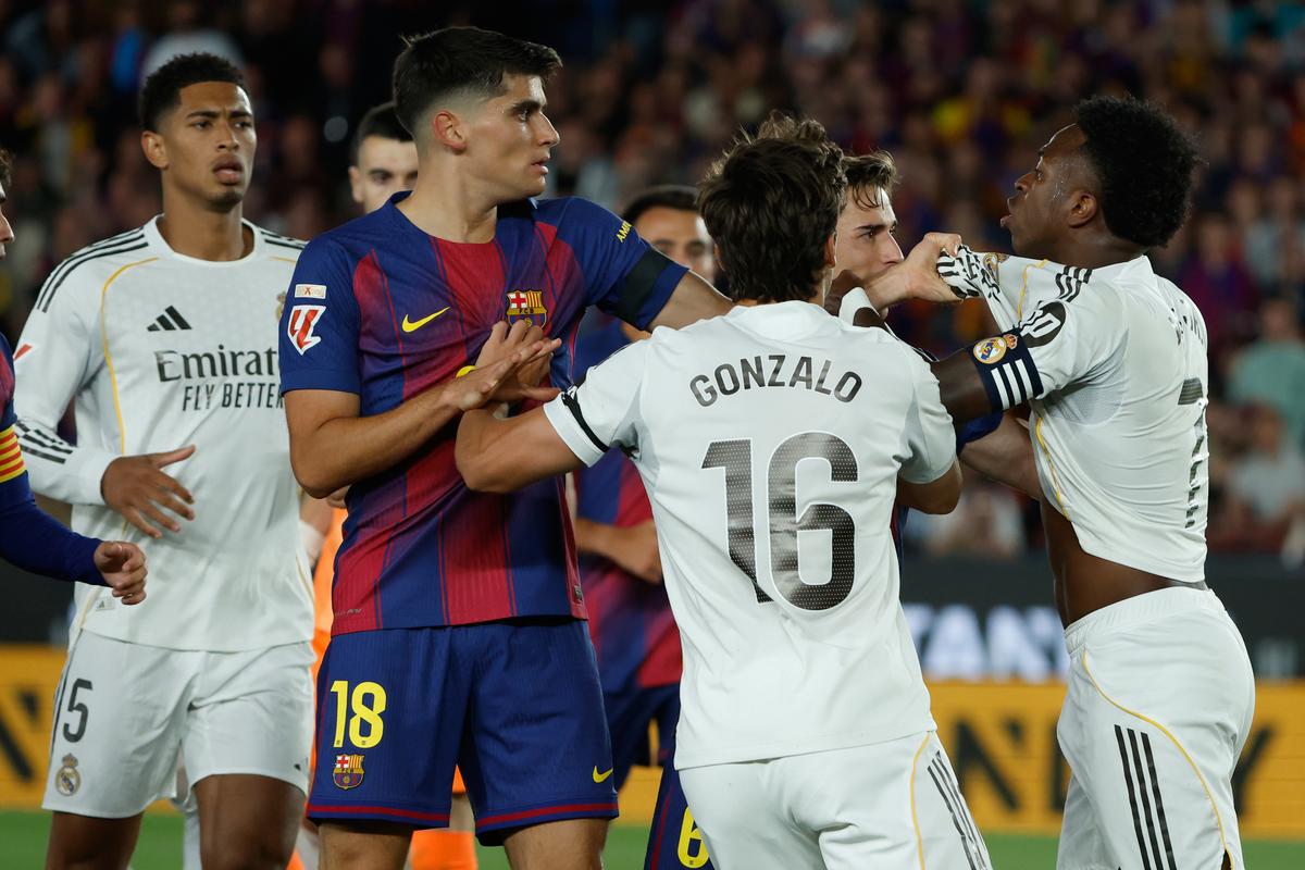 Barcelona mala posledných 20 rokov ovplyvňovať rozhodcov. Real oficiálne žiada o odobratie titulov
