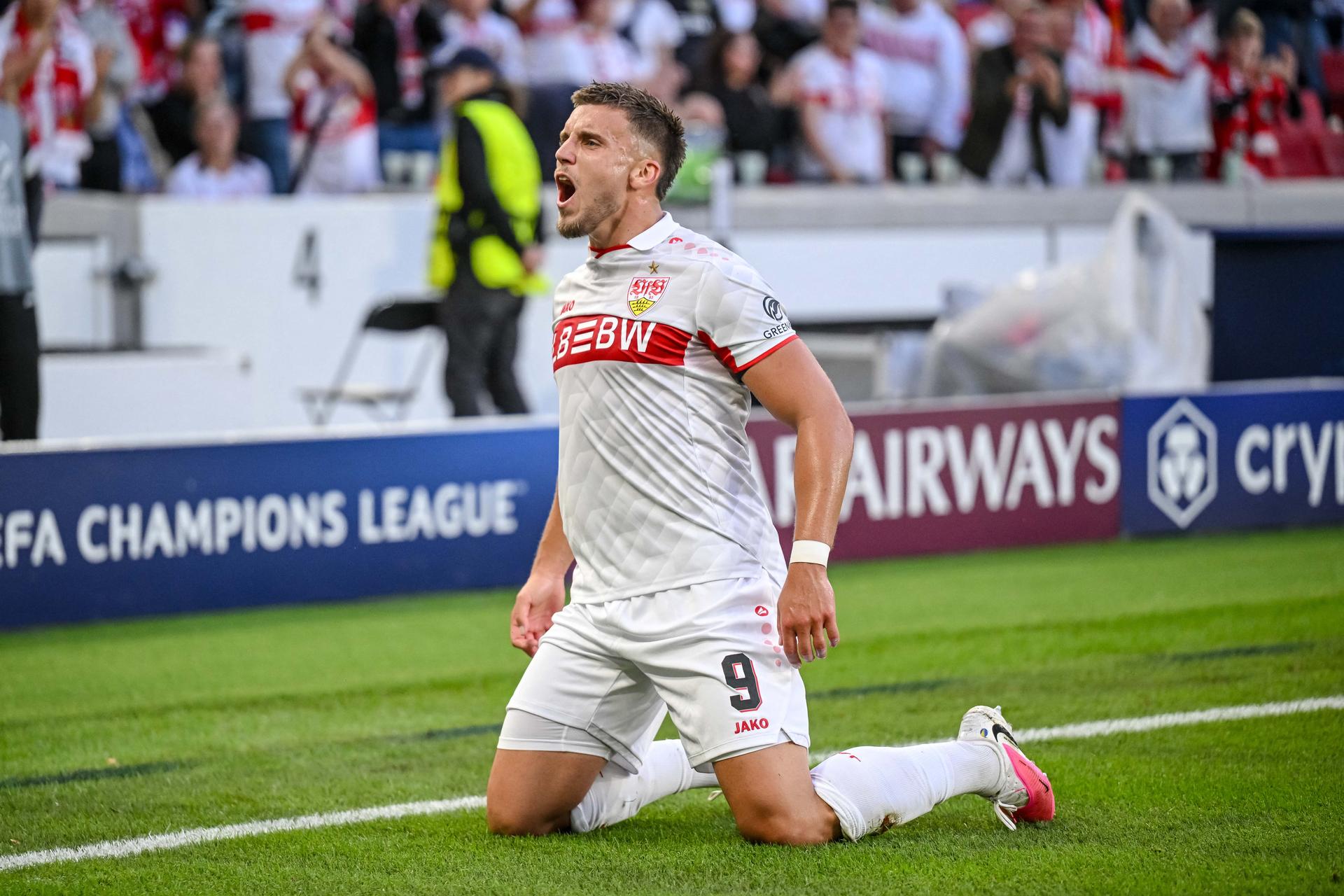 Ermedin Demirovič v drese VfB Stuttgart.
Zdroj: SITA/AP