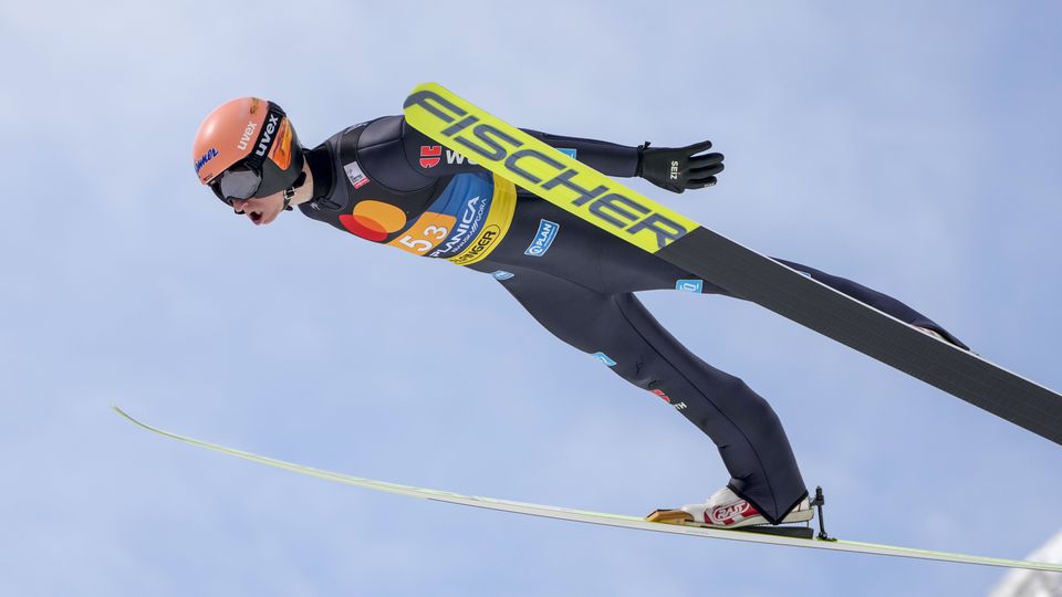 Skoky na lyžiach-SP: Nemec Geiger opäť potešil domácich fanúšikov