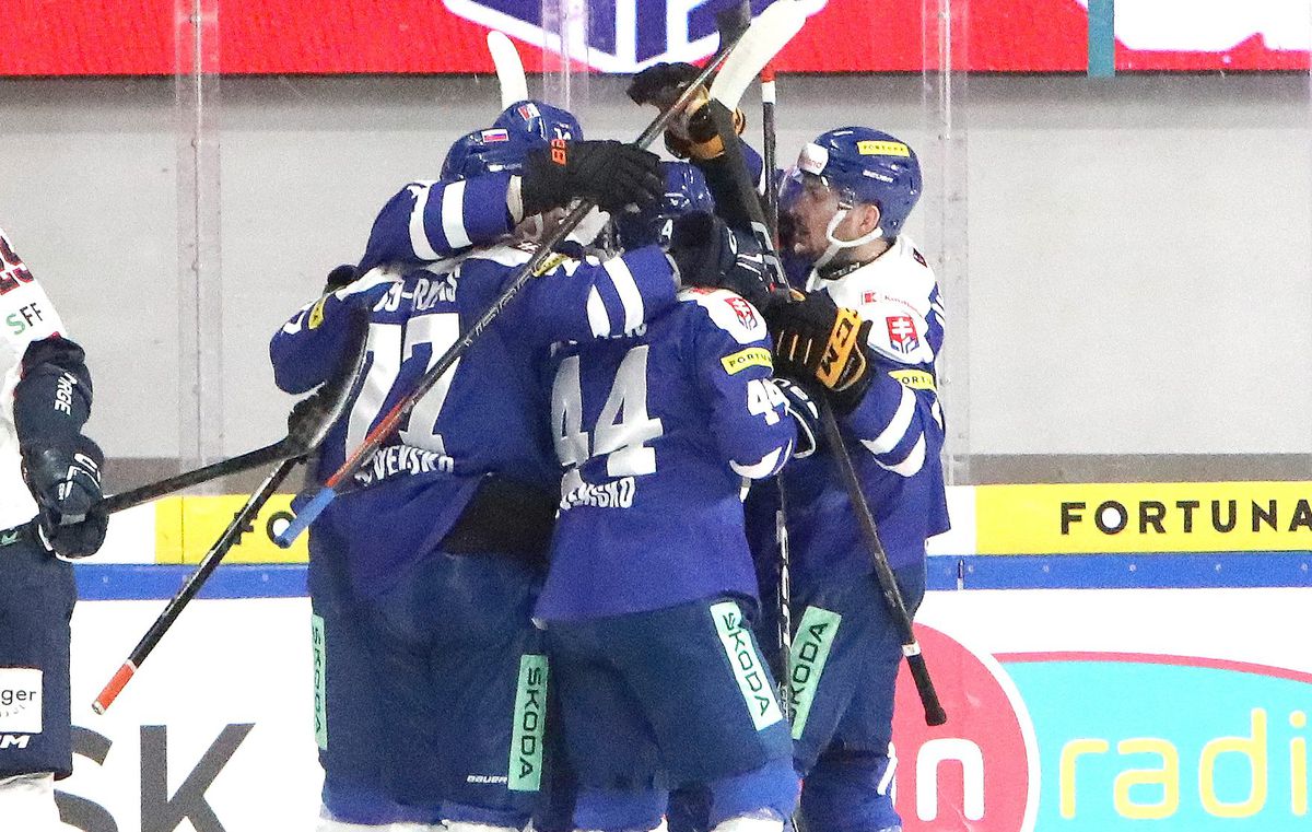 České kluby si vypýtali hráčov späť. Slováci vykorčuľujú na Lotyšsko s vynútenými zmenami