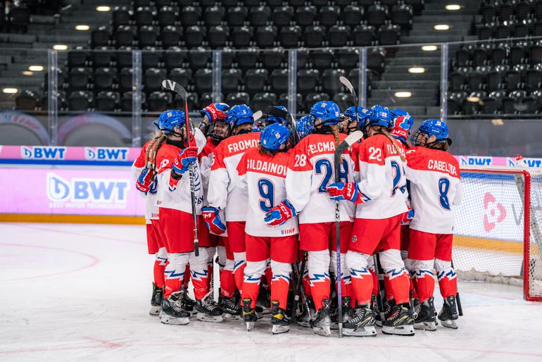 MS žien v hokeji U18: Češky siahajú na medailu! Švédky končia